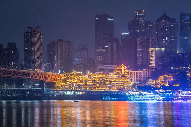 东北人在重庆受欢迎吗,成都和重庆旅游哪个更受欢迎