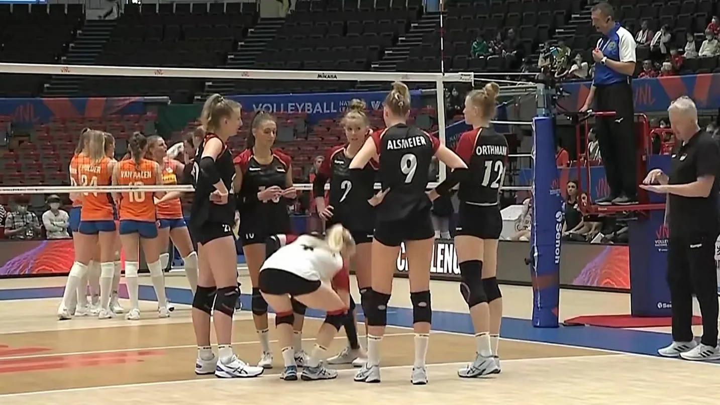 世联赛女排直播中国对日本第三局,中国女排世联日本赛程表