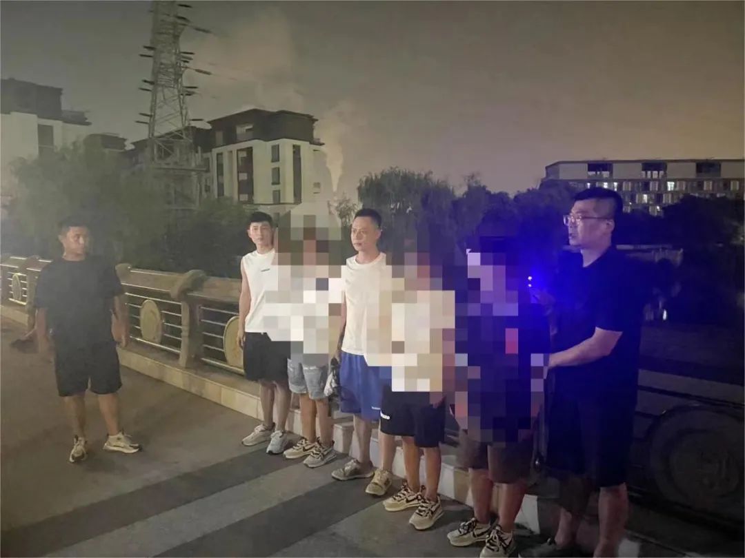 流窜盗窃团伙逃跑途中被民警团灭,破获流窜作案盗窃团伙