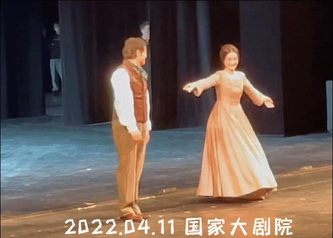 《雪豹》12年后男主凉了,女主退圈当霸总,“关系户”逆袭成顶流
