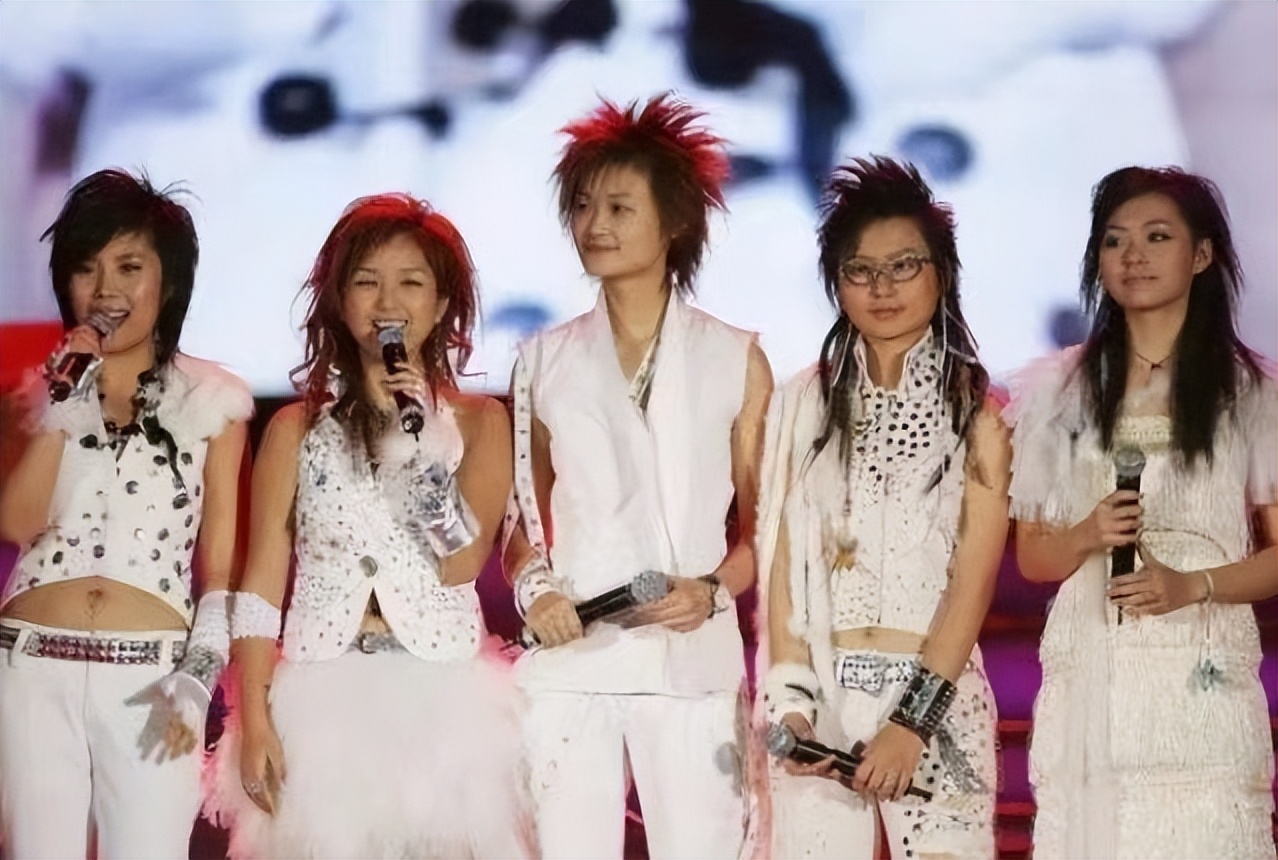 张靓颖冯轲离婚后差距,张靓颖和冯轲哪年恋爱的