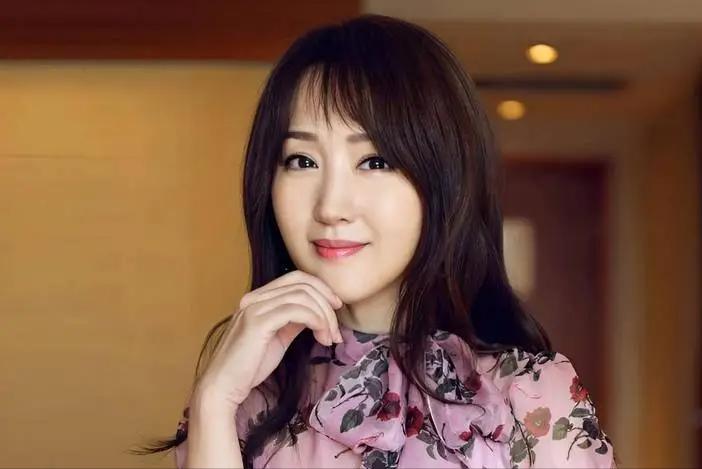 52岁的杨钰莹婚姻情况,52岁杨钰莹为何至今未婚