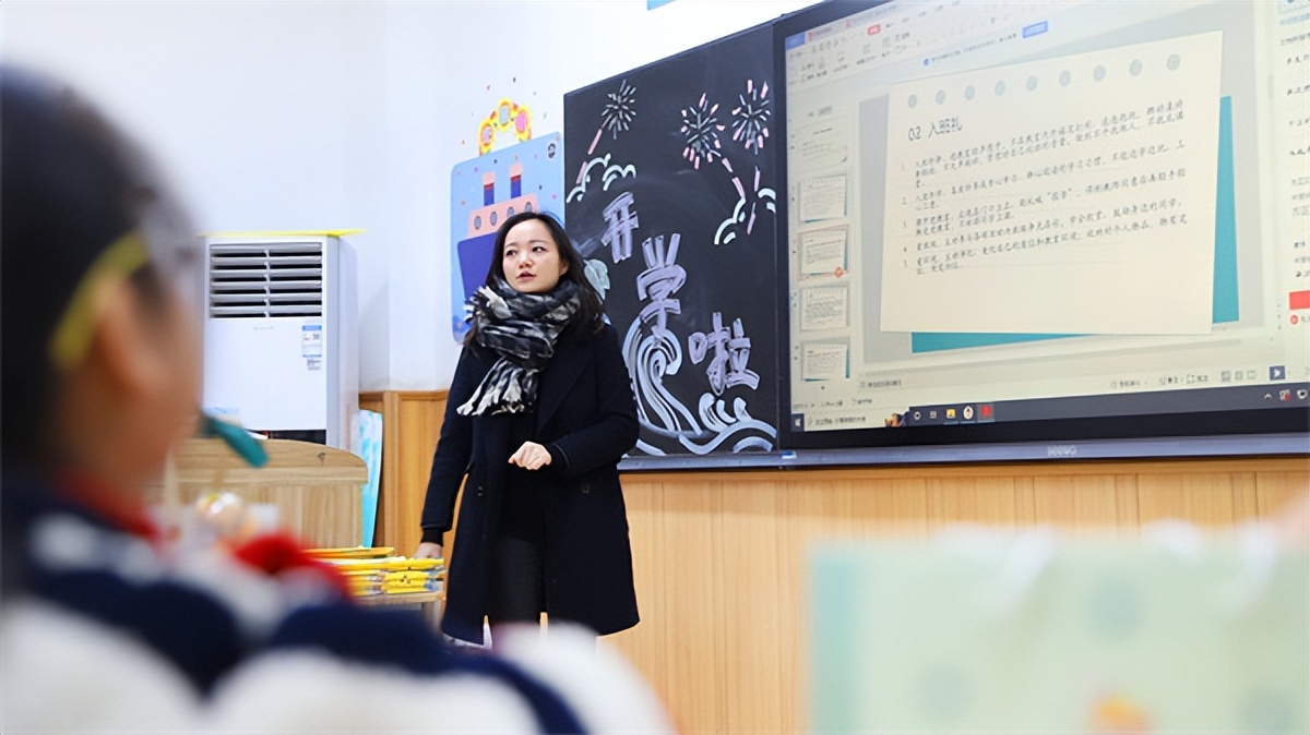 营造学礼、知礼、明礼校风，蓝港外国语学校开学第一课太“讲礼”