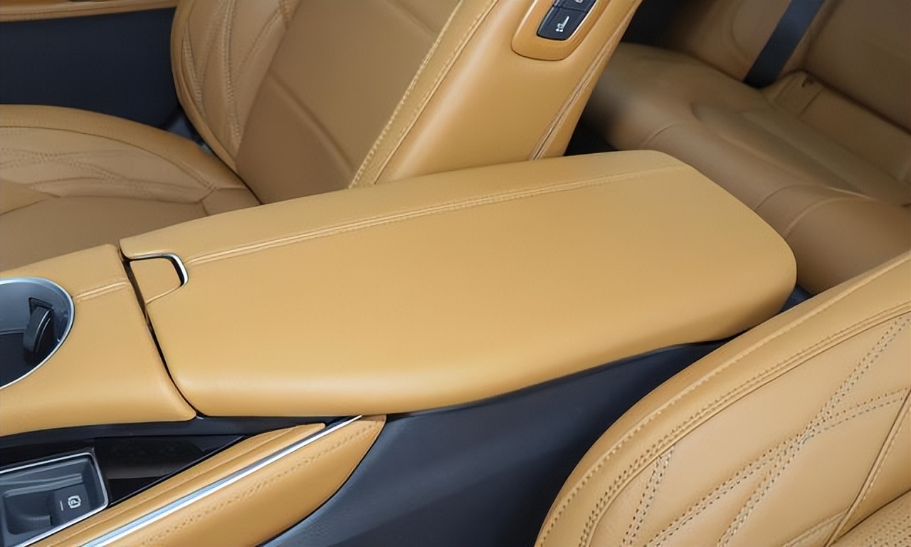 丰田亚洲龙混动车主真实感受,丰田亚洲龙2.5l油耗车主真实油耗