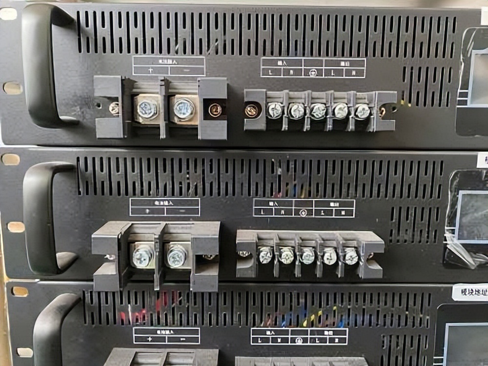 不间断电源怎么测量电压,不间断电源和输入功率的关系