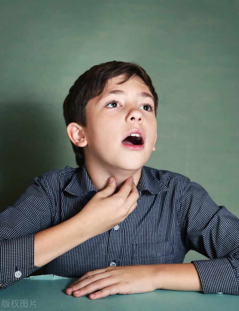 声音沙哑吐字不清是什么原因,声音沙哑难听口齿不清晰