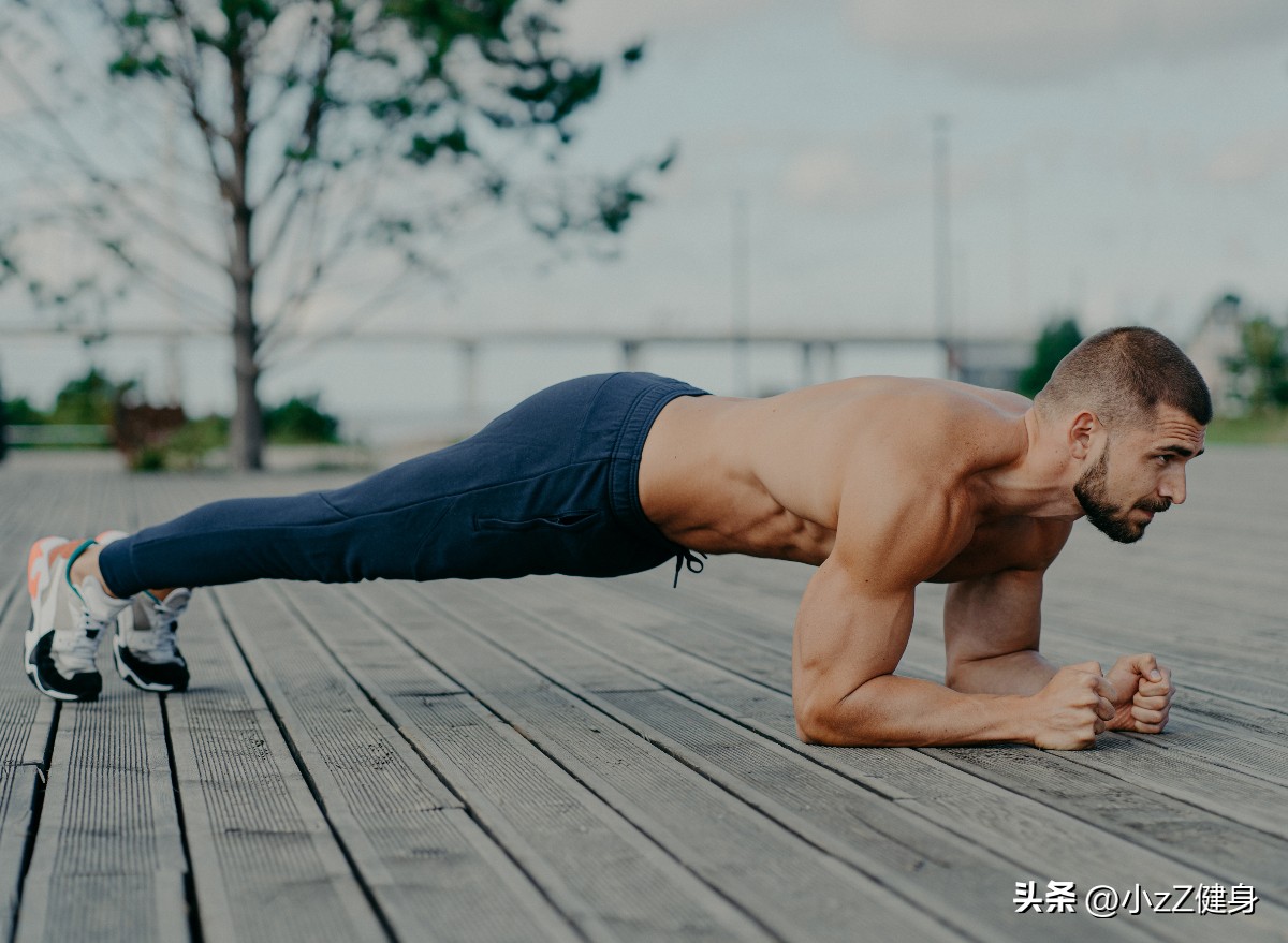 腹肌板训练四个经典动作,搓衣板腹肌锻炼方法图解