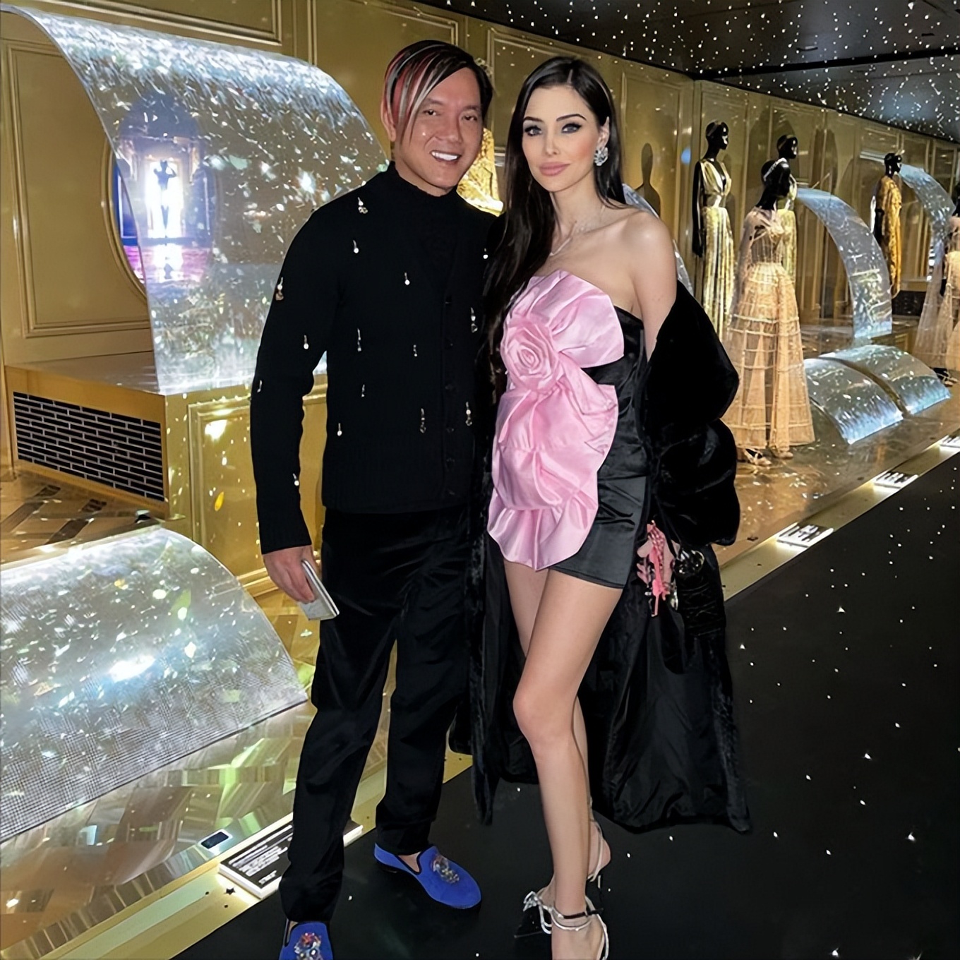 澳门赌王十大豪车,澳门赌王一家近照