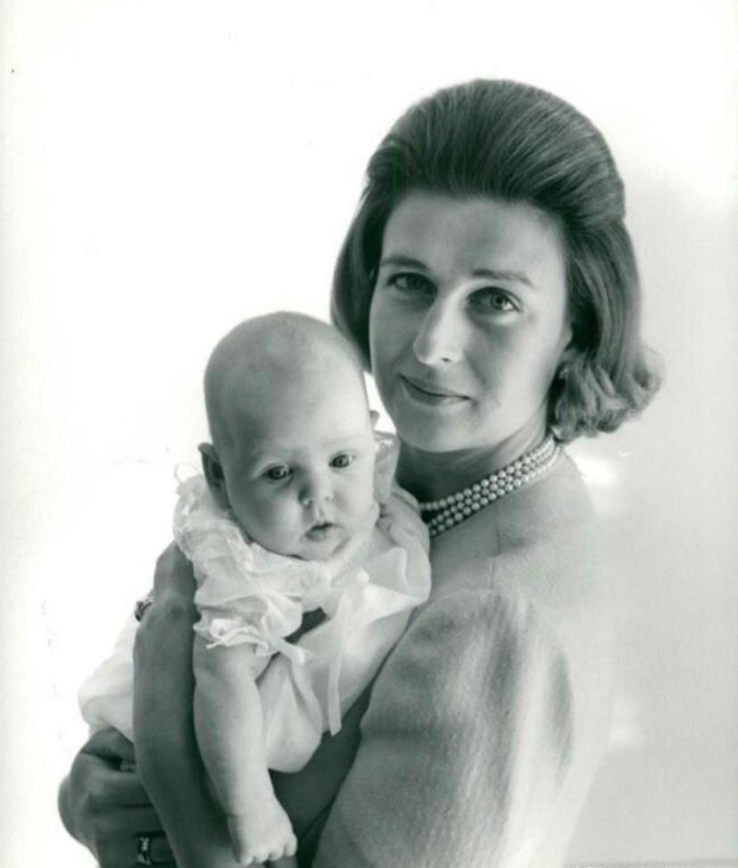 菲利普亲王与蓝血公主啥关系,伊丽莎白二世女王的堂妹