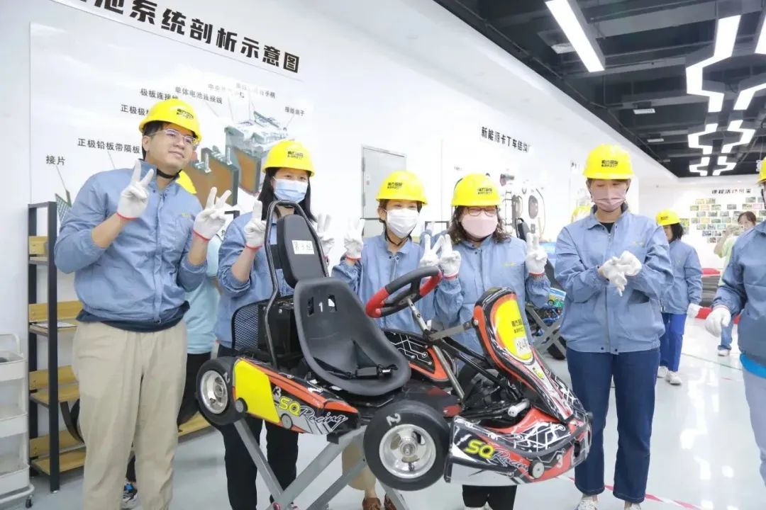 光亚校友方云祥企业南方国际亿企教育开展深港劳动教育教师培训