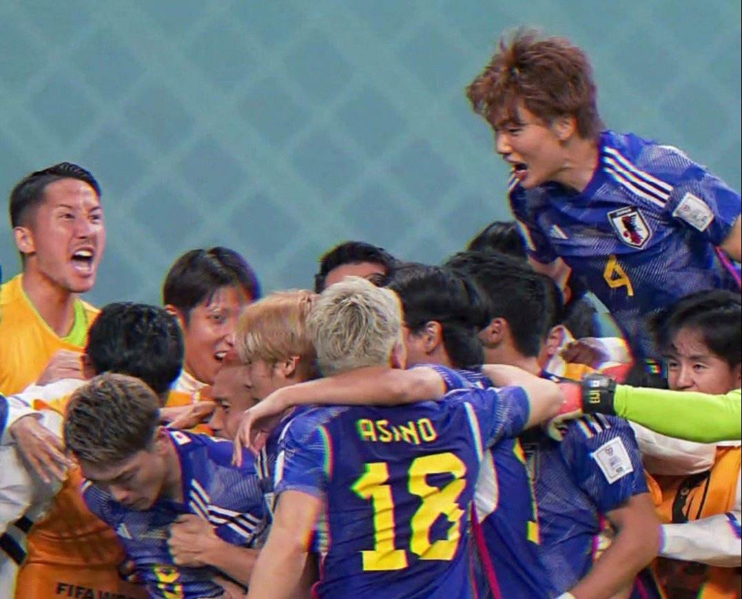 日本2比1逆转德国分析文字版,日本2-1击败德国队第二球出界了吗