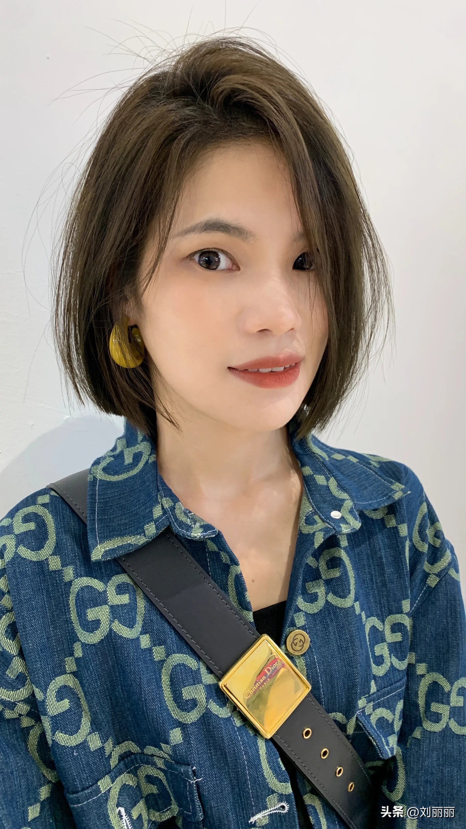 头发造型女中长发最新款,今年流行的头发造型女短发