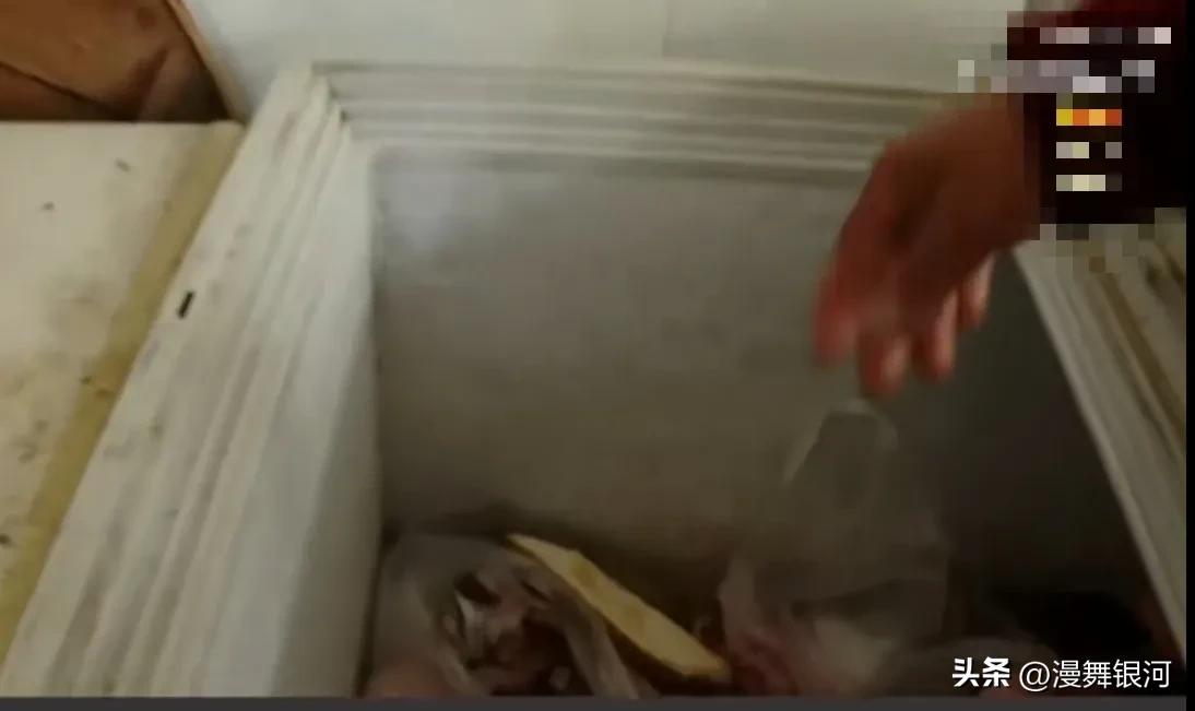 富豪娶四婚大妈，女儿无意发现继母秘密，怒骂：这是人做的事吗