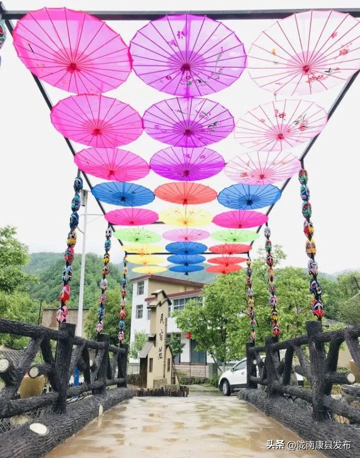 浜斾竴搴峰吇鏃呮父,浜斾竴搴峰吇搴﹀亣鏀荤暐