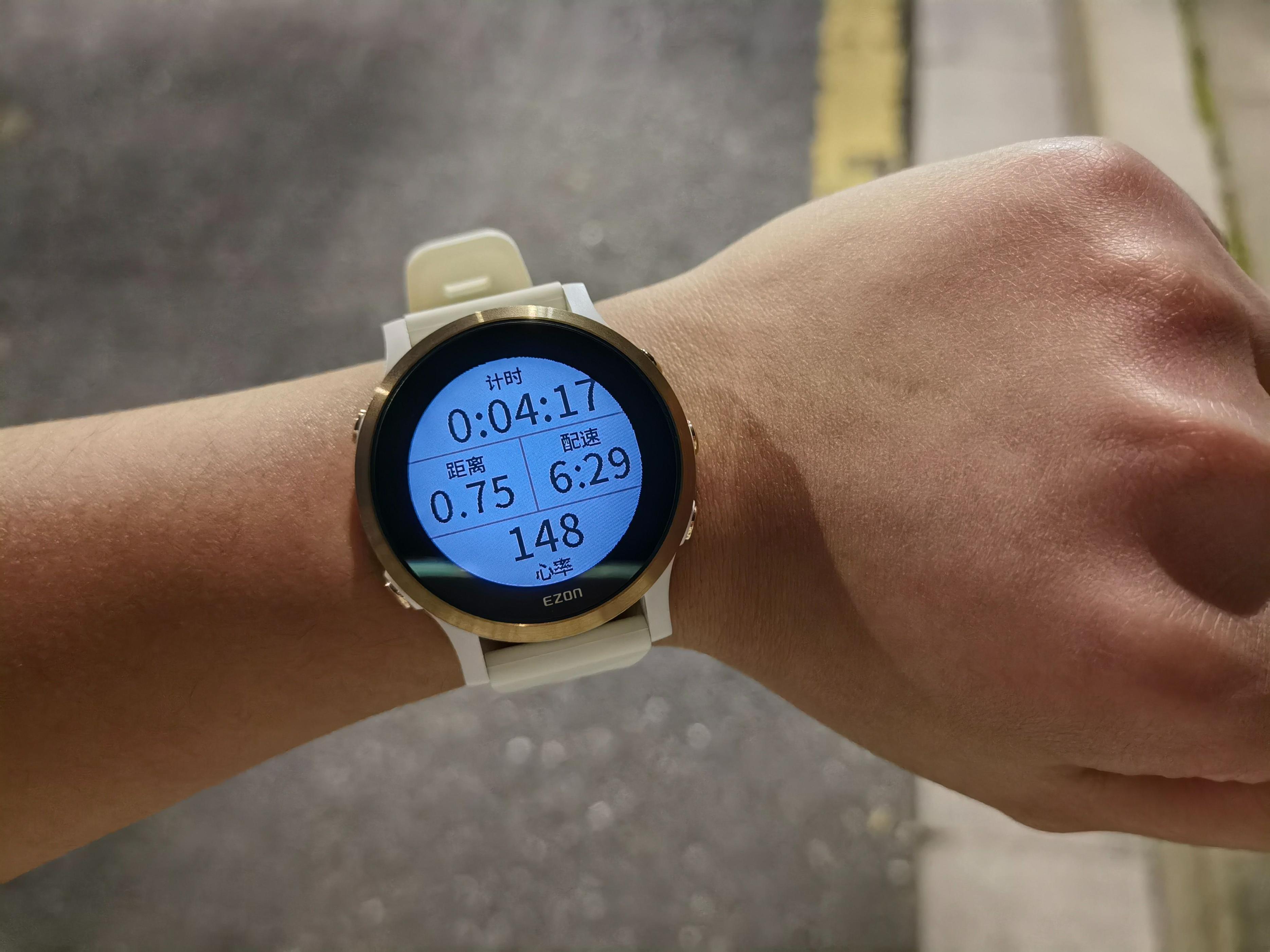 宜准r6手表定位怎么更新,不到一千的稳定器