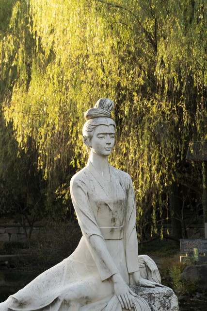 王勃滕王阁序中的成语,王勃的滕王阁序创造多少成语