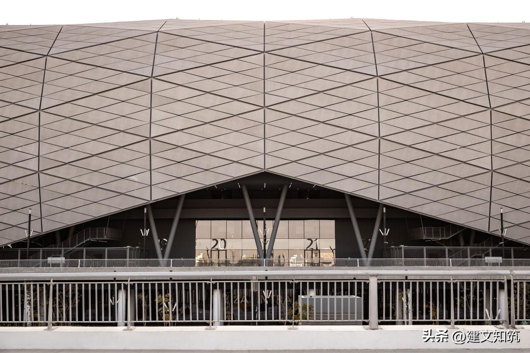 卡塔尔世界杯花费2200亿美元,卡塔尔世界杯2200亿建场馆