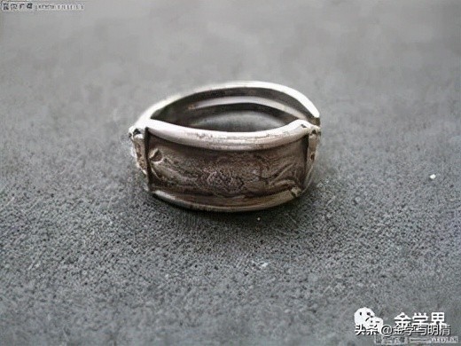 黄强:钗头凤:*瓶金**梅中的首饰