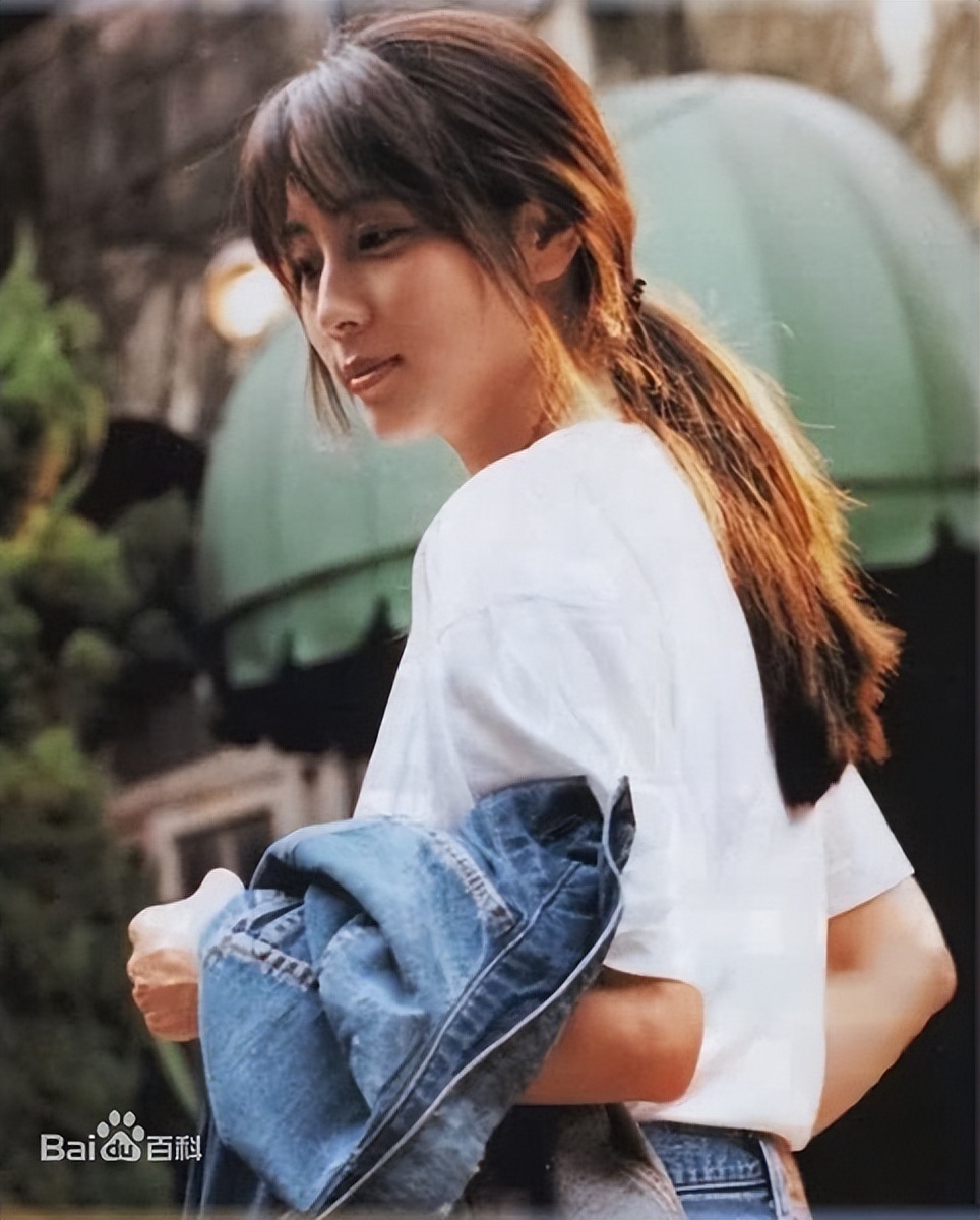 滨崎步板井泉水歌姬,日本歌姬坂井泉水