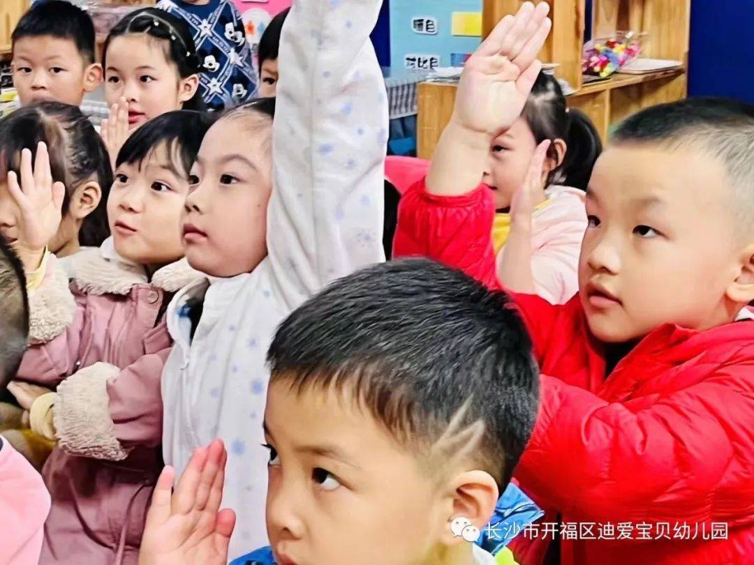 幼儿园七彩童年活动,幼儿园致青春忆童年活动策划