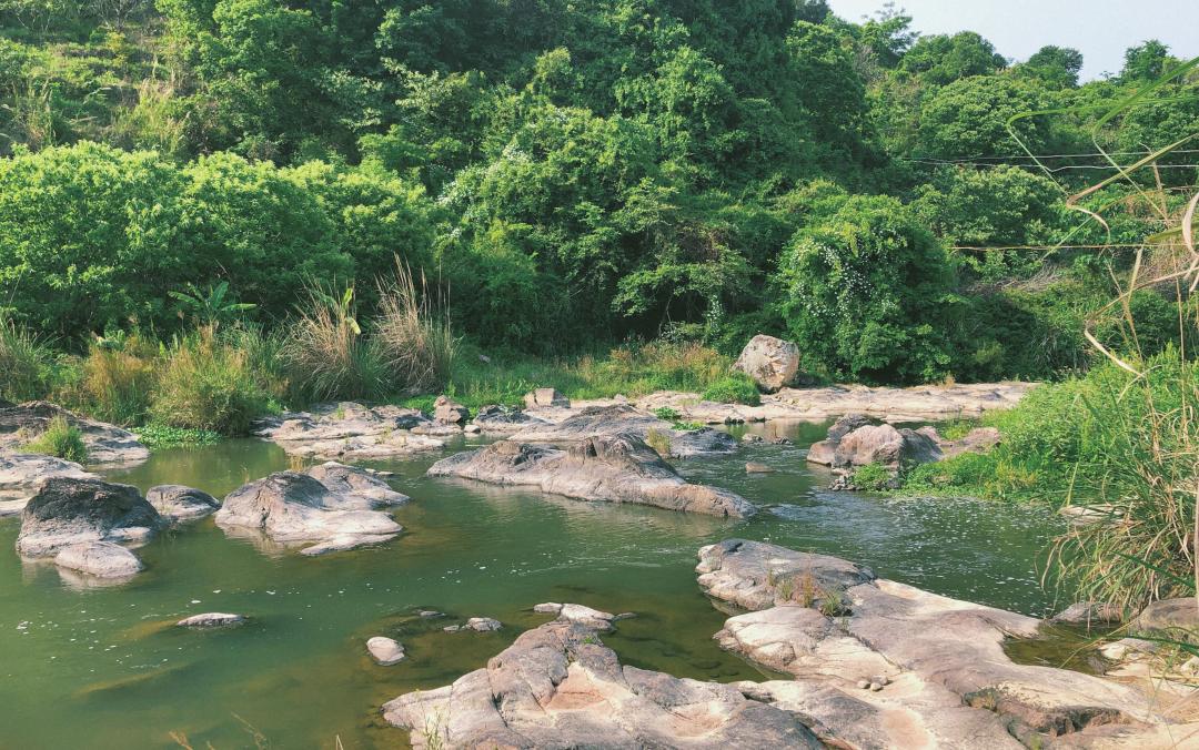 木兰风光好去处•达人带你去旅游|山环水绕清流如带——张洋村，一个藏在新县里的小村庄