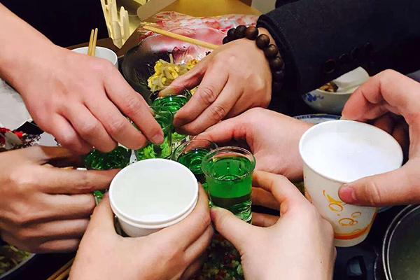 烟酒不沾的人活得更久吗,烟酒不沾的人是什么样的