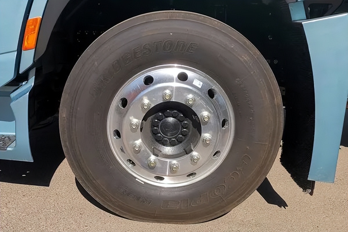 陕汽德龙x6000lng手动速比,陕汽德龙x6000lng燃气车