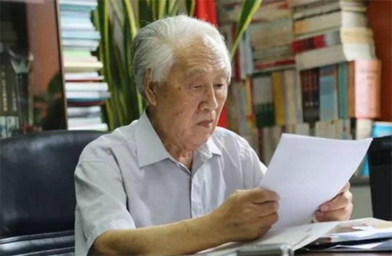 张亭栋：独创*霜砒**治疗法，让人匪夷所思，他却让世界感受中医魅力