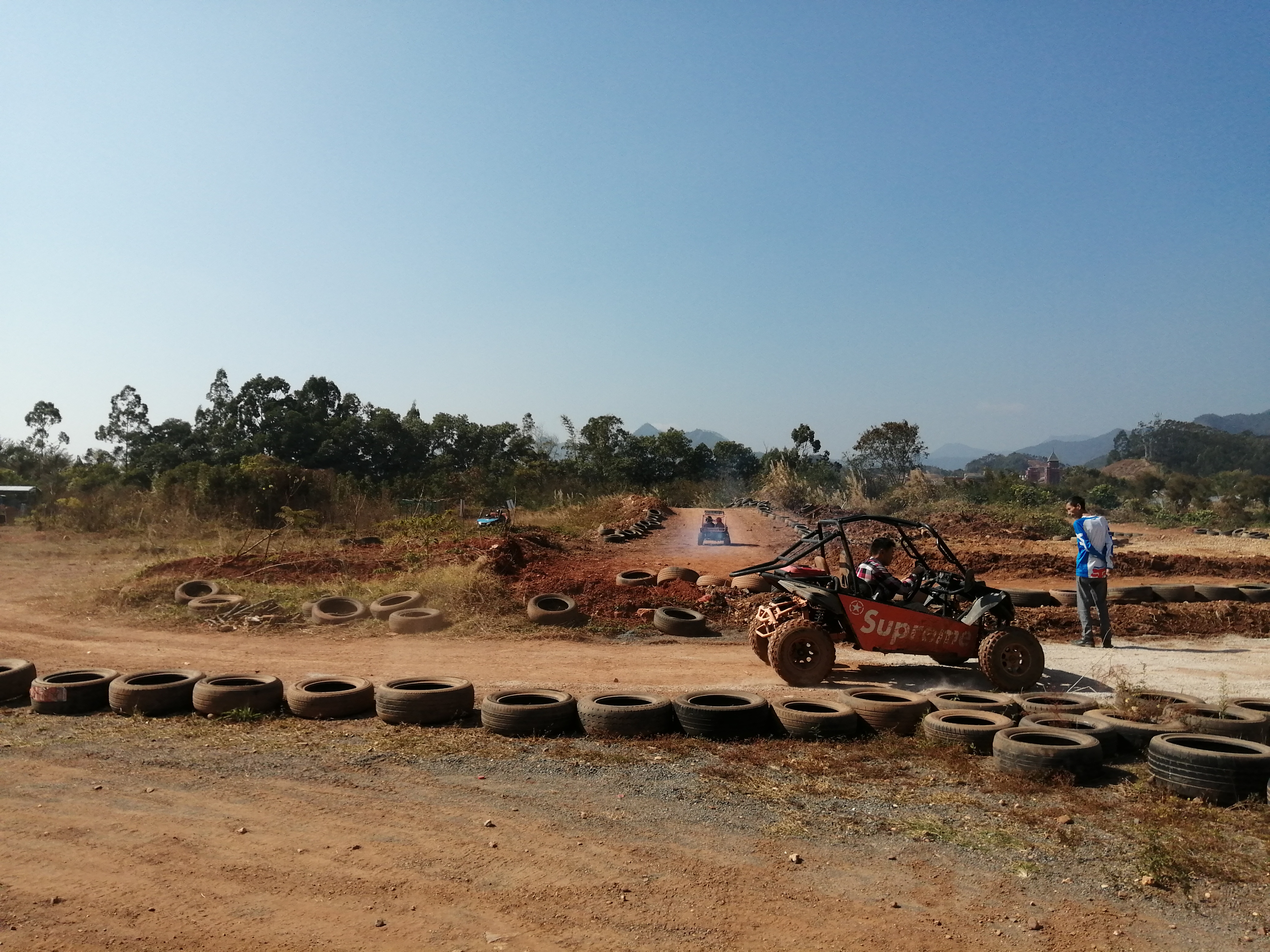 客天下(四):客天下田园花海CS战场山地车小朋友玩得乐不思蜀