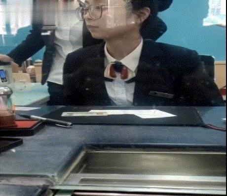 神回复：用日本的*旗国**擦屁股犯法吗？神评绝了，让我大开眼界