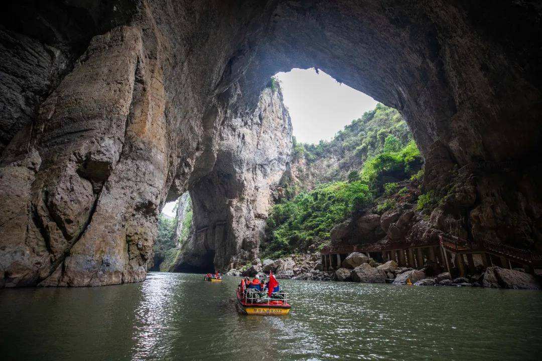 毕节大方旅游景点大全视频,毕节大方县最近事件