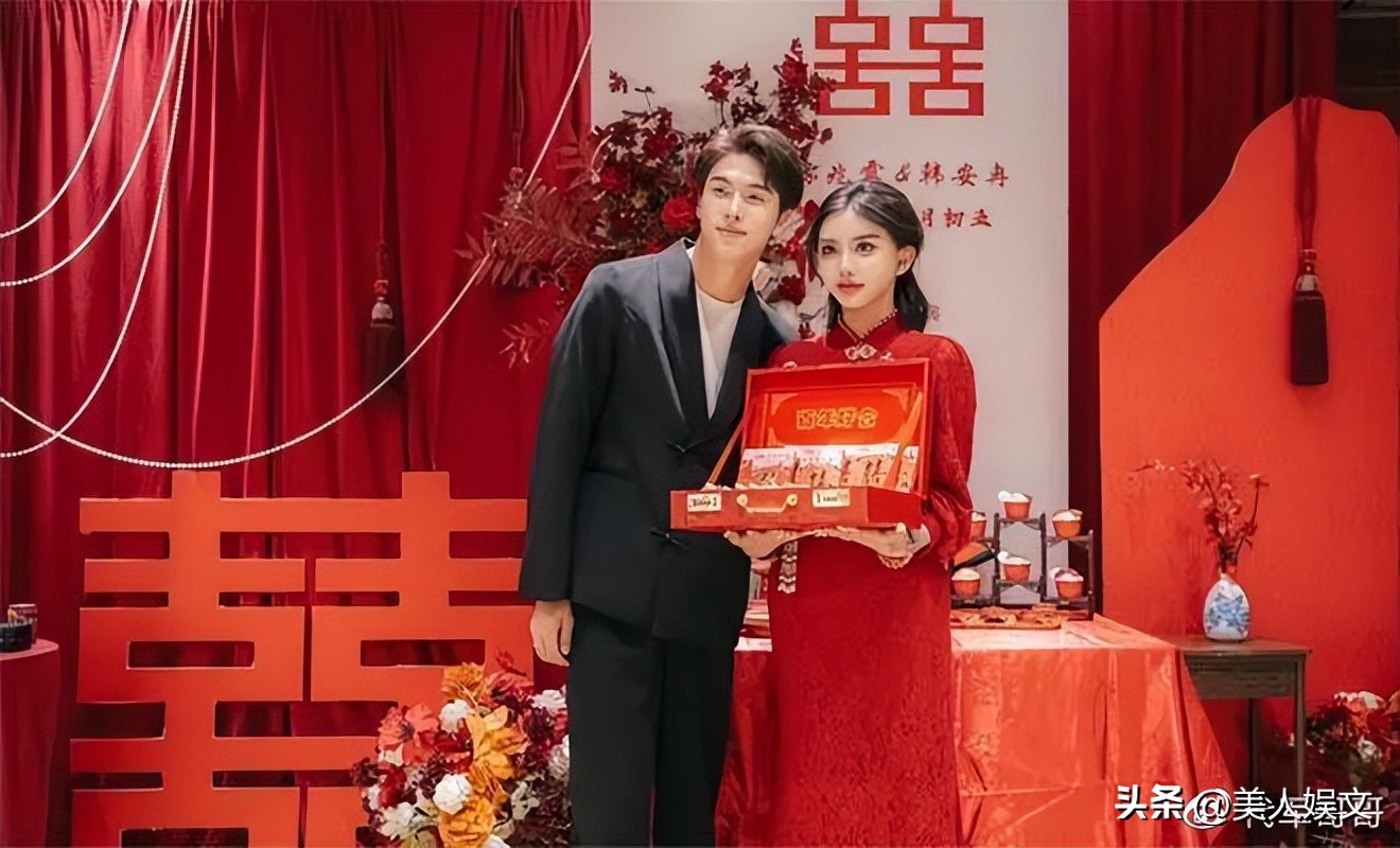 24岁韩安冉回应四婚,韩安冉三次结婚现场对比