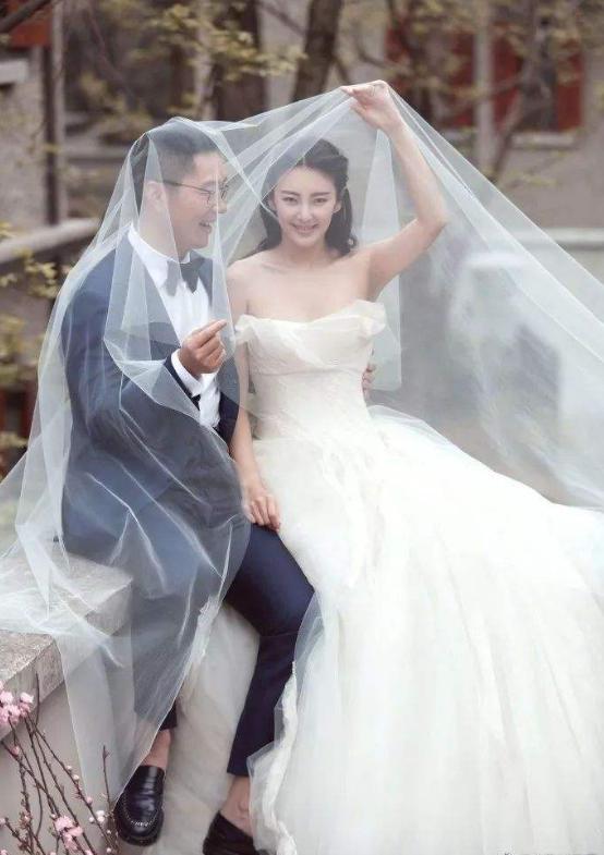 盘点娱乐圈那些姐弟恋的明星,再次恋上小鲜肉的女明星