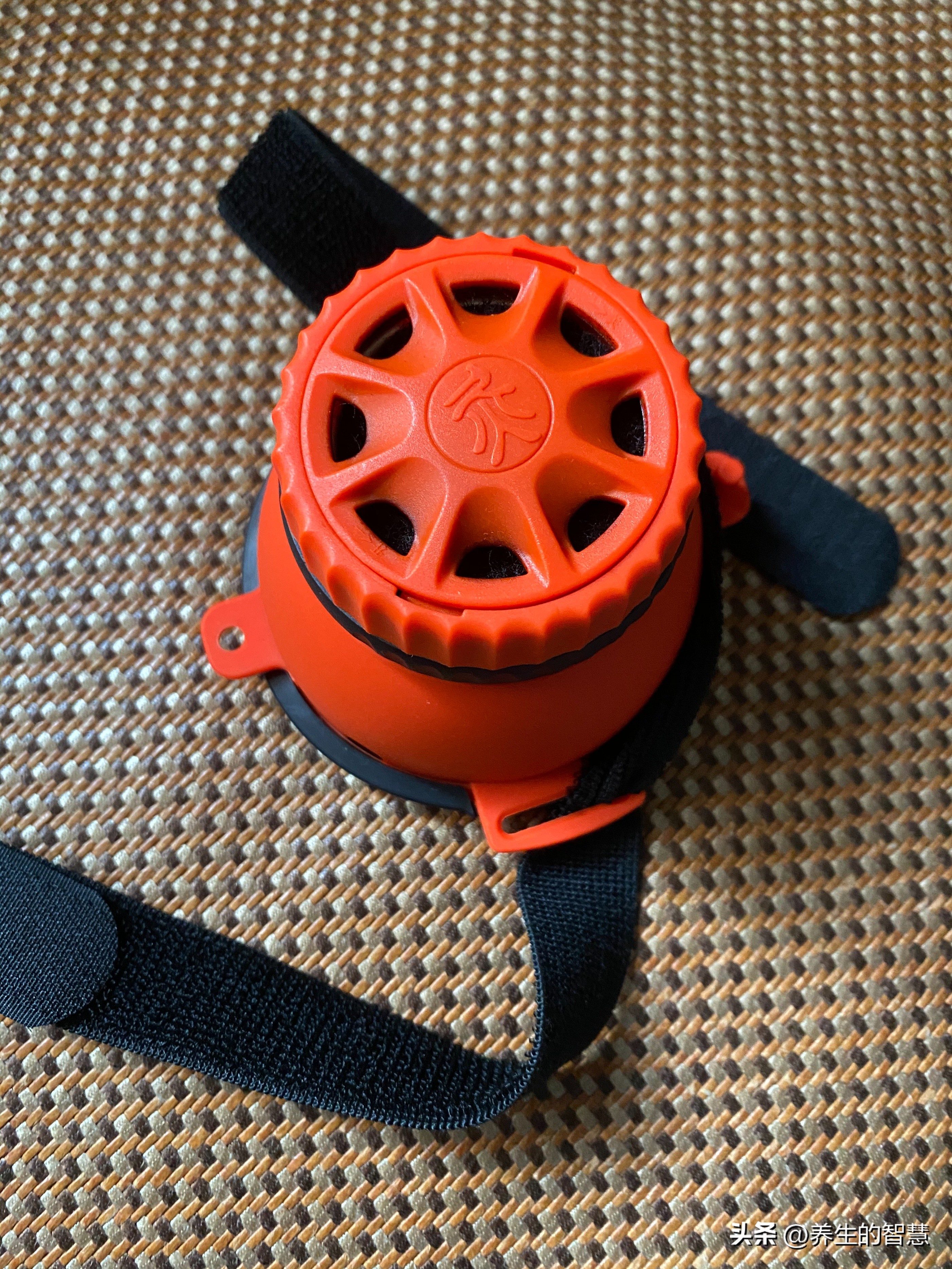 艾灸工具木制还是陶瓷,艾灸用仪器好还是手工好