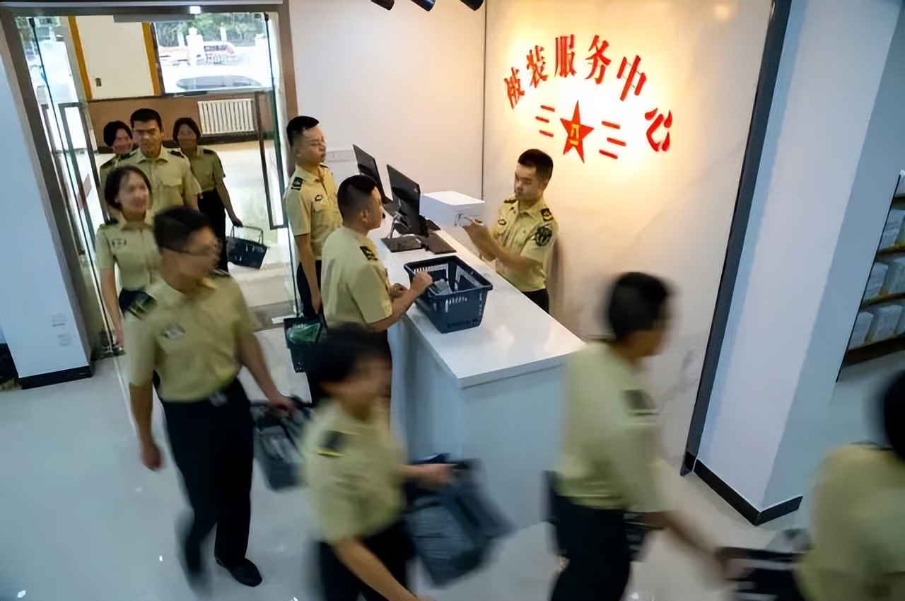 部队被装开箱,部队被装