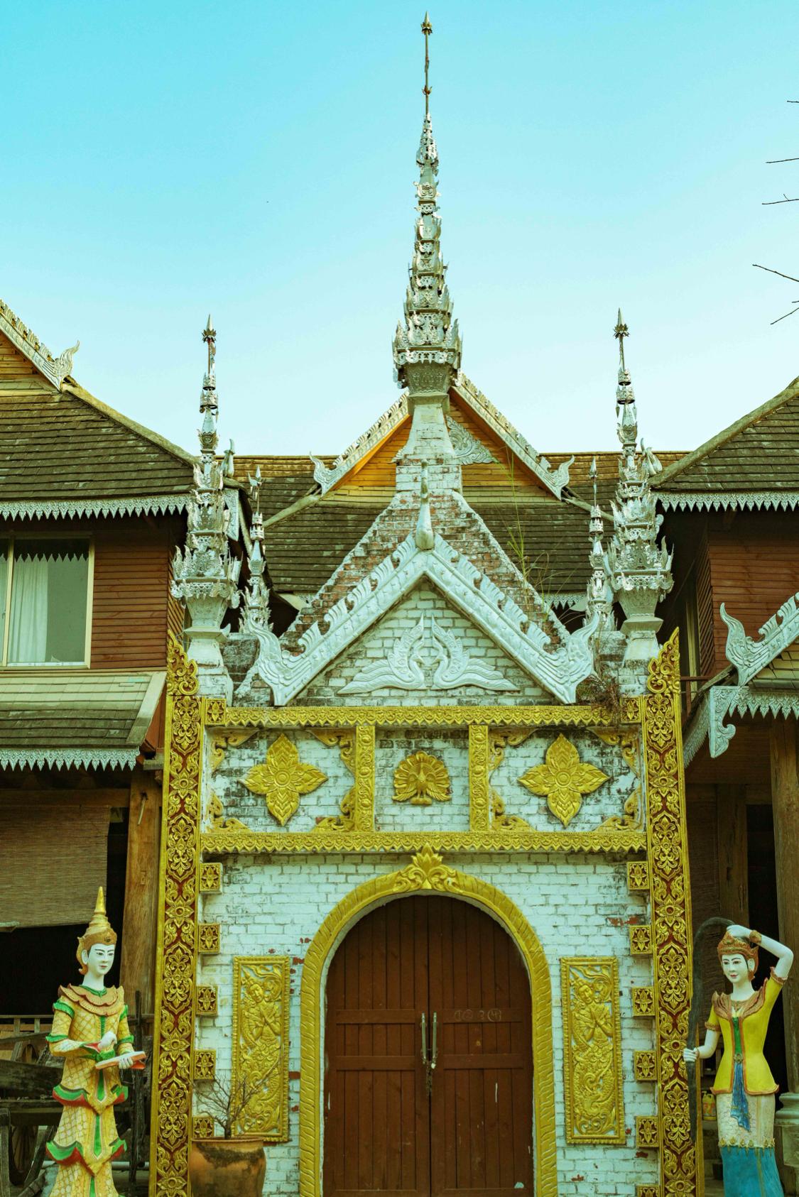 骂版纳是因为你没走出告庄玩版纳跟着小姐姐们走你才晓得味道