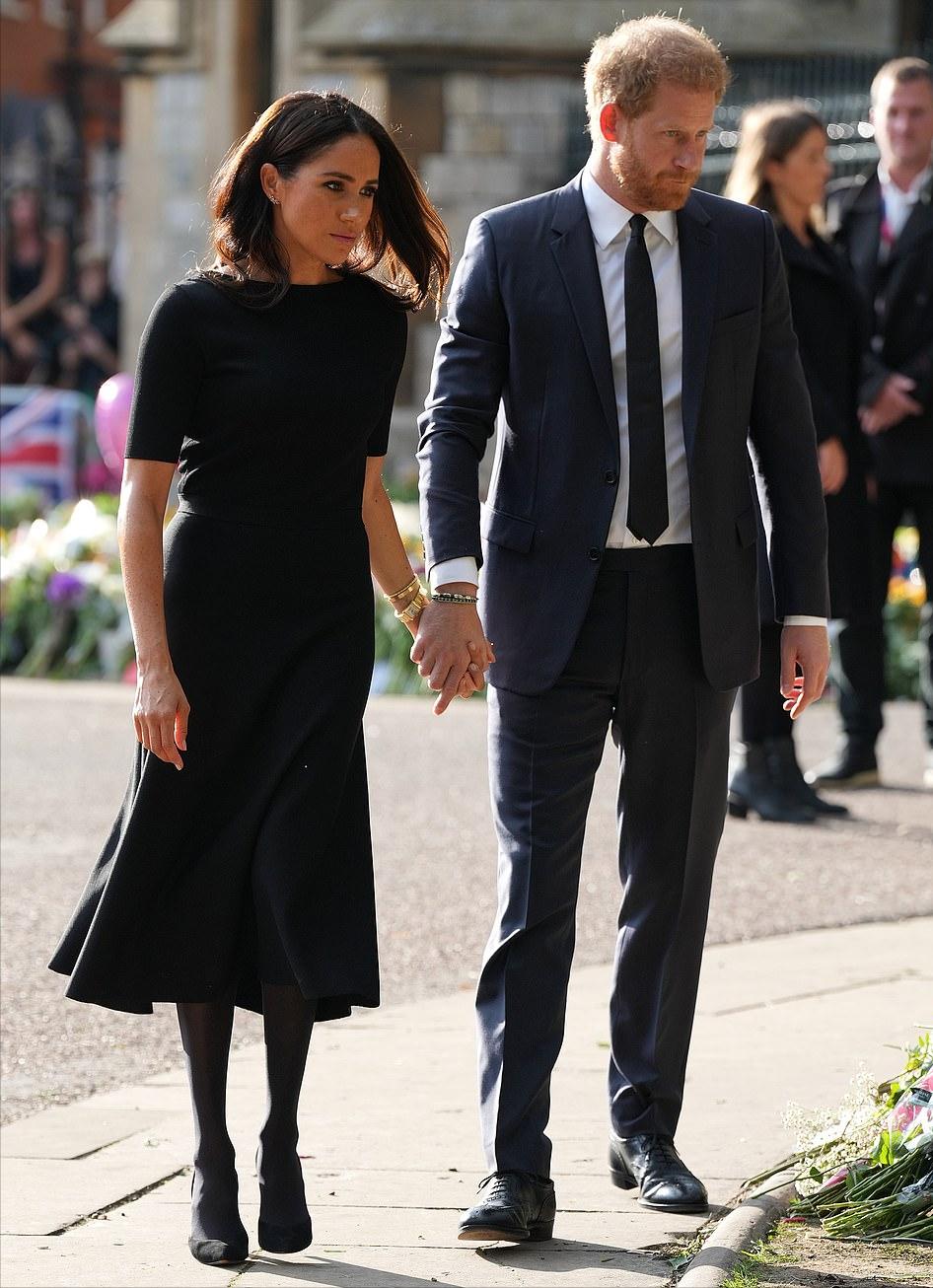 英女王哪一年去世,英女王逝世王室