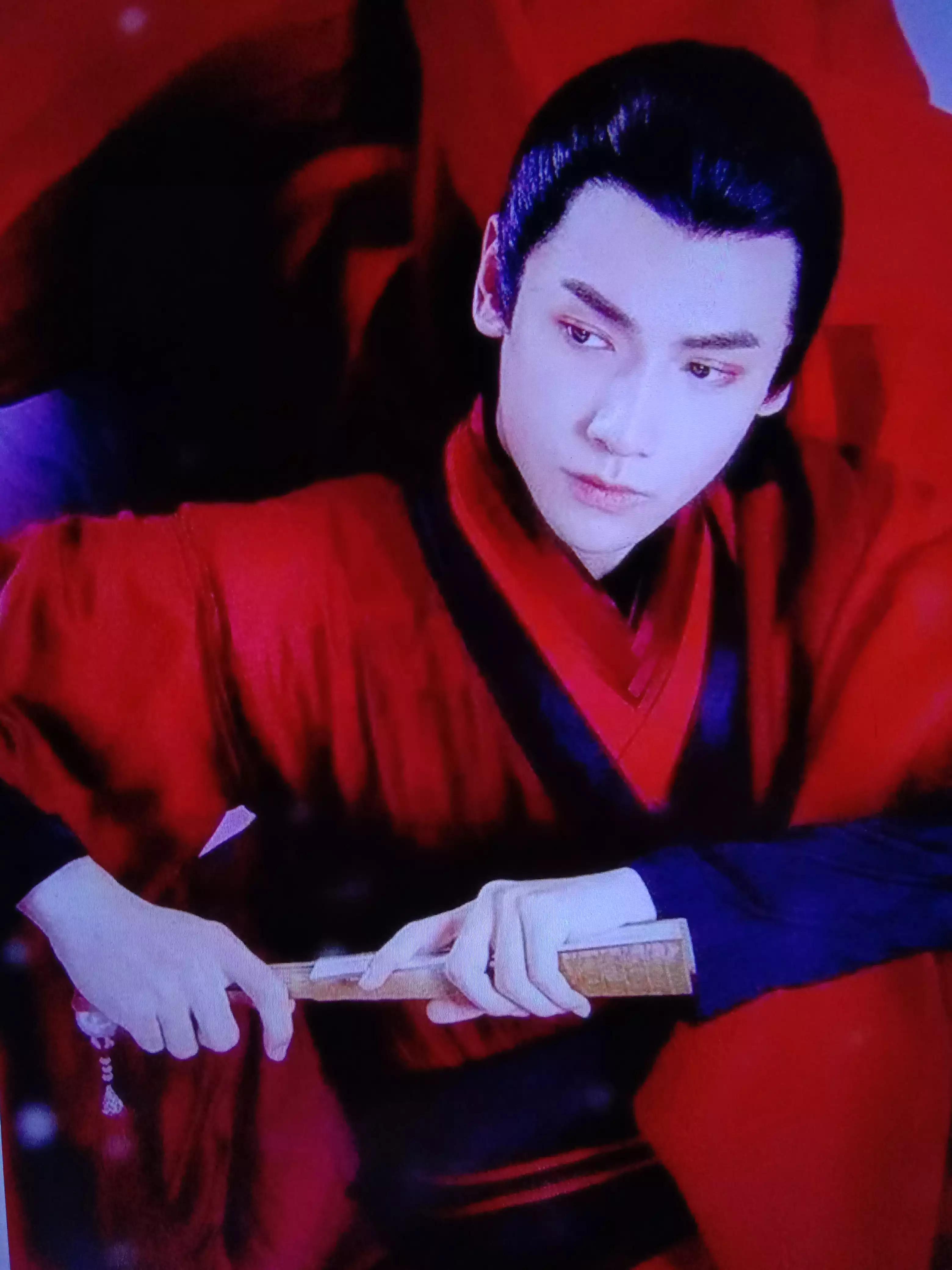 友,青悦想帅哥儿了!我们一起去看看?