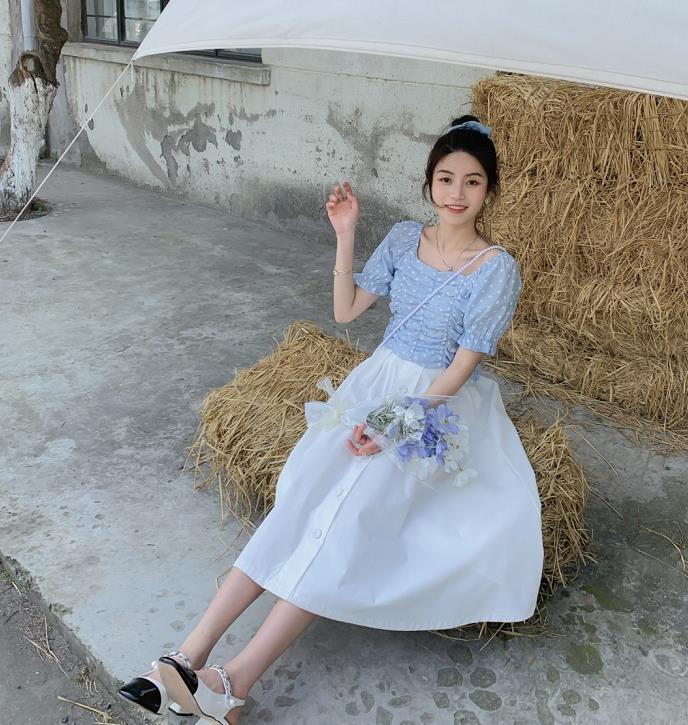 今年夏季流行的短袖上衣,别再穿普通t恤现在流行运动套装