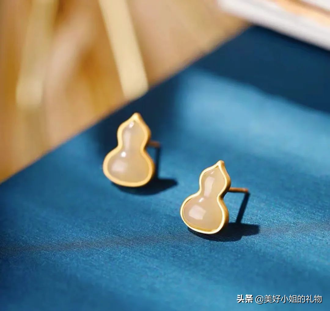 母亲节礼物项链黄金推荐,母亲节礼物排行榜前十名黄金饰品