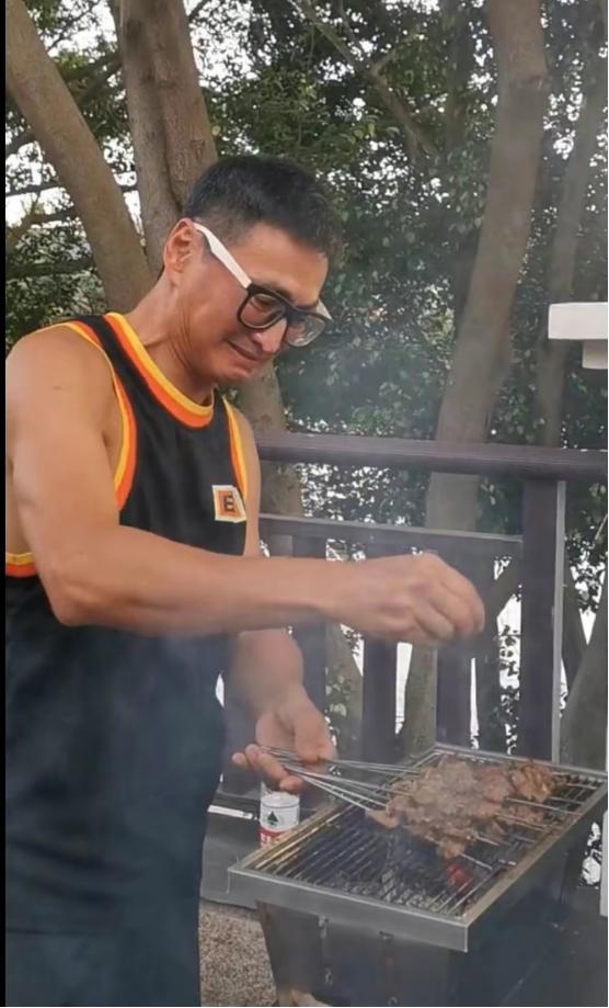 展昭拼命护驾,展昭夜间巡逻