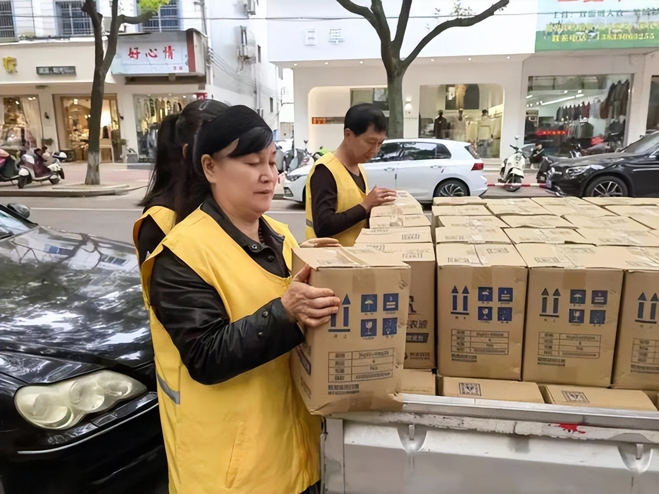 辛巴用直播电商助力乡村振兴,浙江天台圆梦助学公益达人陆慧平