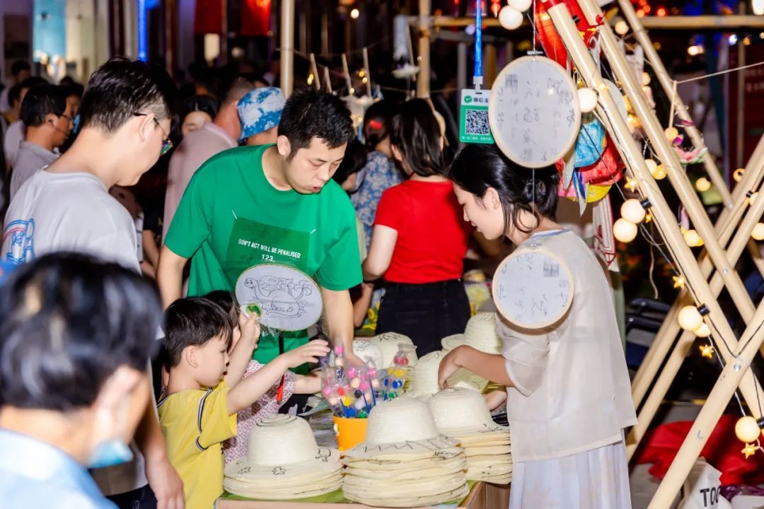 黄山风景屯溪老街,夜游黄山屯溪老街一角