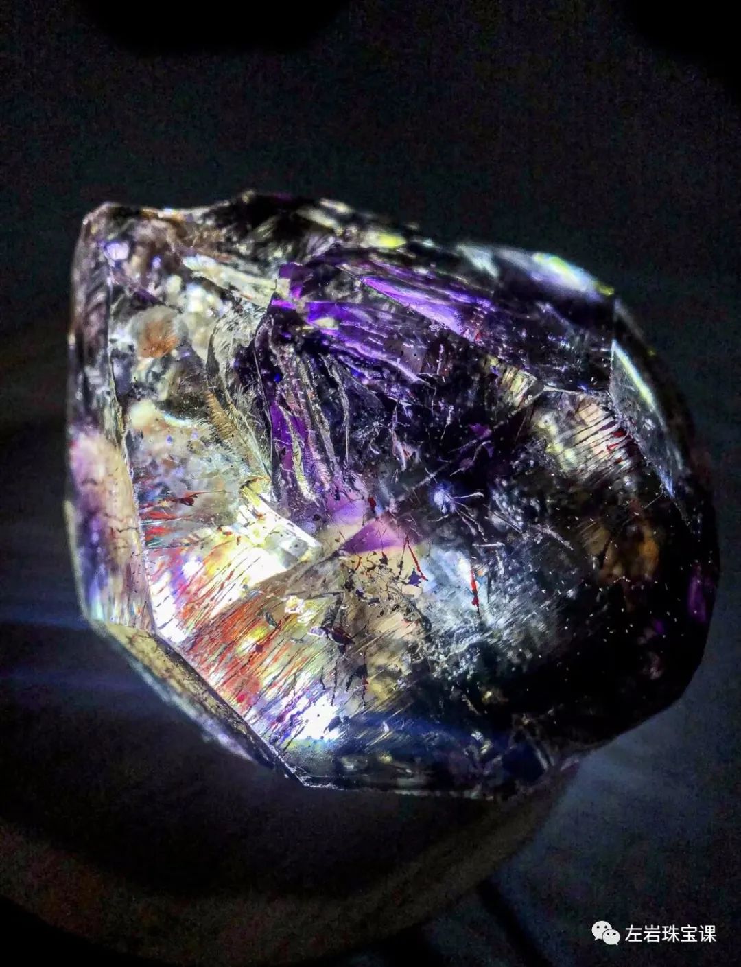 左岩的简介,左岩的最新图片