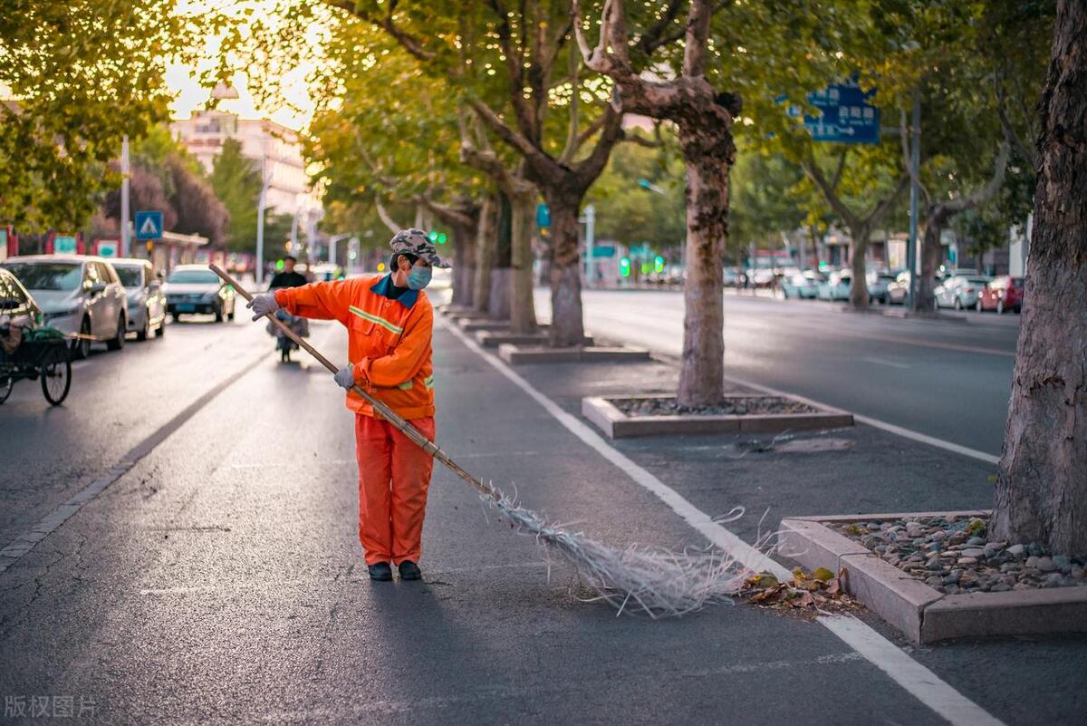 吴士林诗选:黄马甲