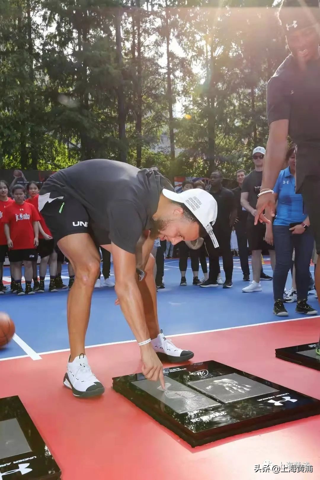 建功新时代奋进新征程活动简报,建功新时代奋进新征程5分钟表演