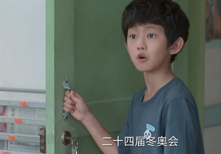 张子枫雷佳音面试,雷佳音张子枫天才基本法男明星