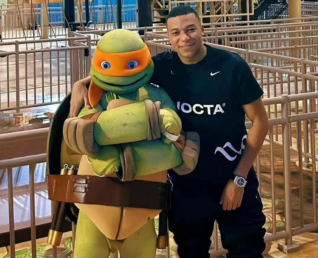 足球巨星巴萨薪水排名,足坛十大高薪排名