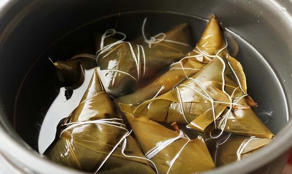 保存糯米粽子要放什么配料,保存粽子冰箱好还是冰柜好