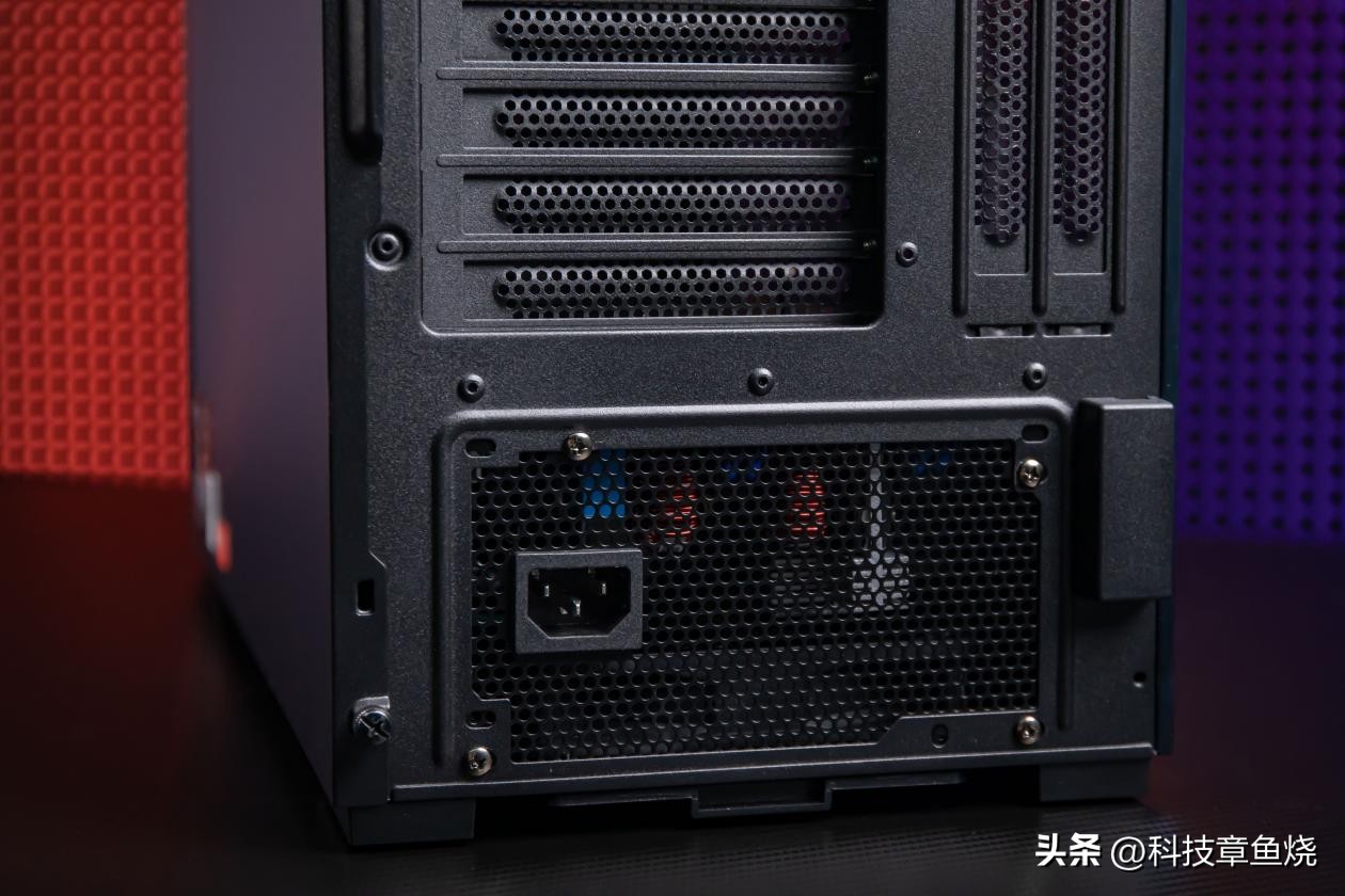 拯救者刃9000k主机评测,拯救者刃7000k和9000k的区别